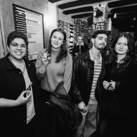 2000s & 90ies Club: Black or White!