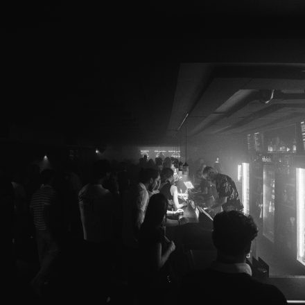 2000s & 90ies Club: Black or White!