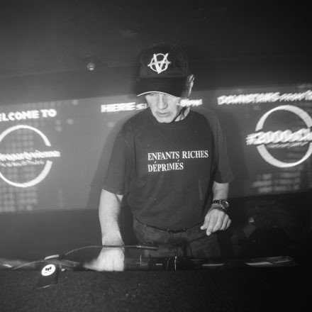 2000s & 90ies Club: Black or White!