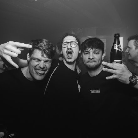 2000s & 90ies Club: Black or White!