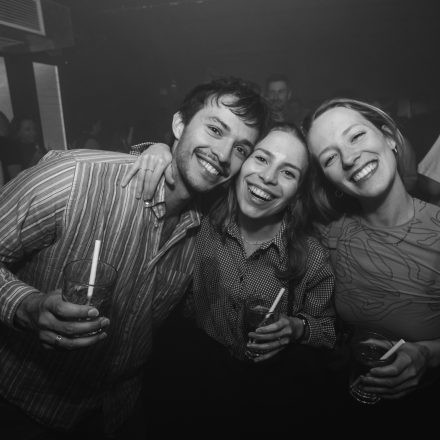 2000s & 90ies Club: Black or White!