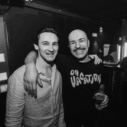 2000s & 90ies Club: Black or White!