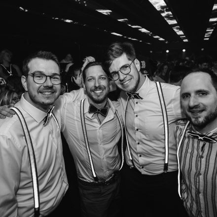 2000s & 90ies Club: Black or White!