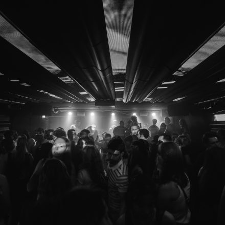 2000s & 90ies Club: Black or White!