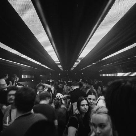 2000s & 90ies Club: Black or White!