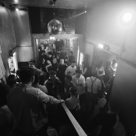 2000s & 90ies Club: Black or White!