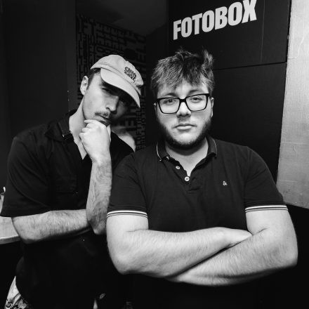 2000s & 90ies Club: Black or White!