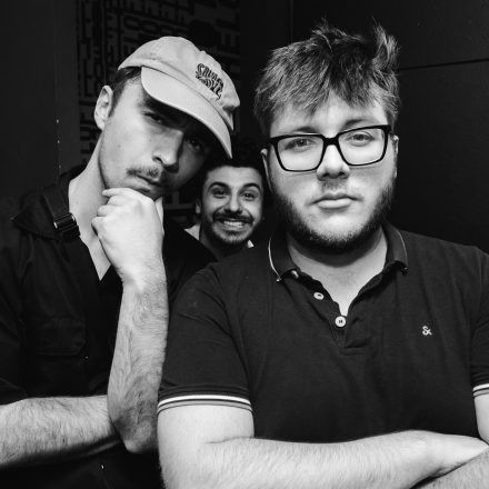 2000s & 90ies Club: Black or White!