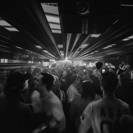 2000s & 90ies Club: Black or White!