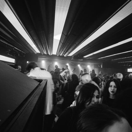 2000s & 90ies Club: Black or White!