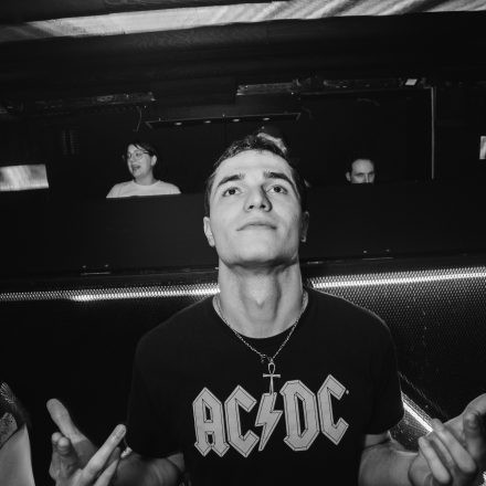 2000s & 90ies Club: Black or White!