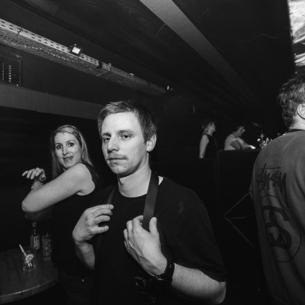 2000s & 90ies Club: Black or White!