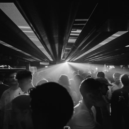 2000s & 90ies Club: Black or White!