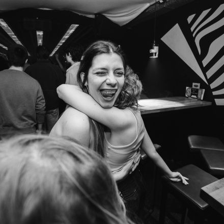 2000s & 90ies Club: Black or White!