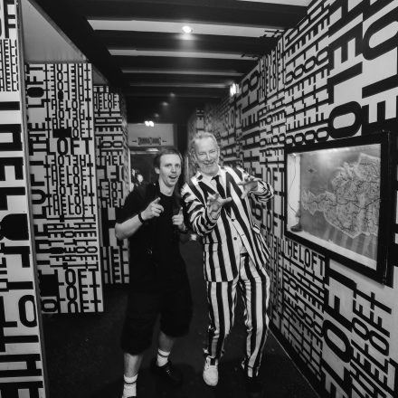 2000s & 90ies Club: Black or White!