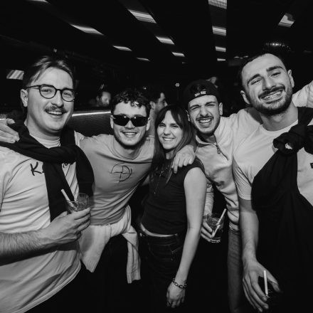 2000s & 90ies Club: Black or White!