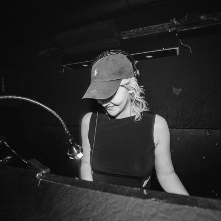 2000s & 90ies Club: Black or White!