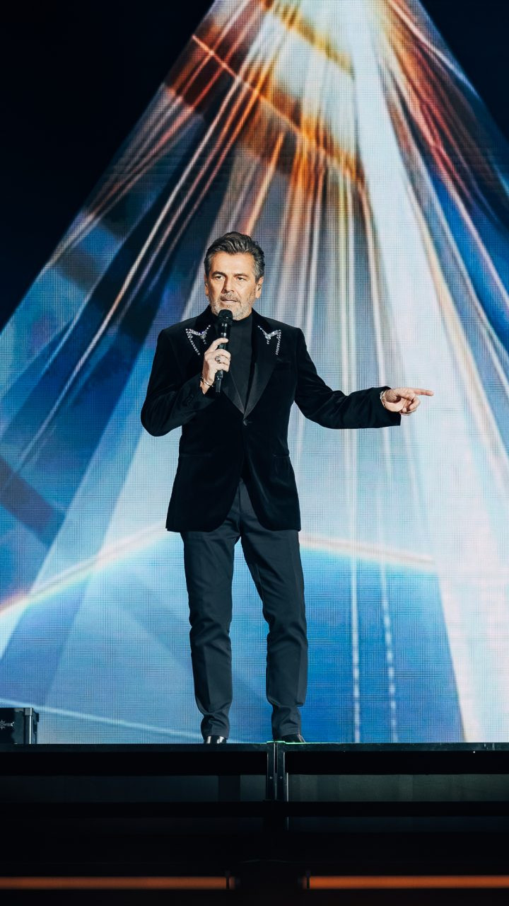 Thomas Anders sings MODERN TALKING