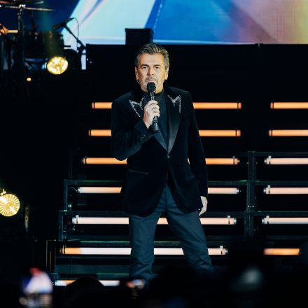 Thomas Anders sings MODERN TALKING