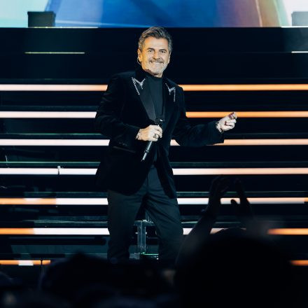 Thomas Anders sings MODERN TALKING