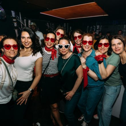 2000s & 2010s Club: Glowstick Special