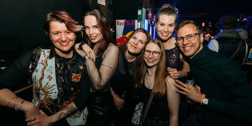 2000s & 2010s Club: Glowstick Special