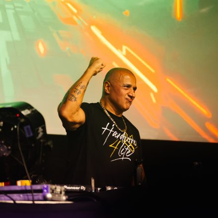 Paul Elstak feat. MC Boogshe