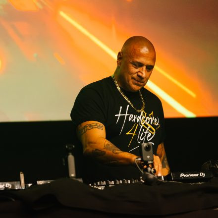 Paul Elstak feat. MC Boogshe