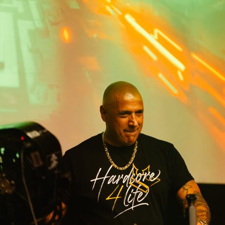 Paul Elstak feat. MC Boogshe