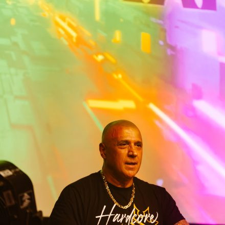 Paul Elstak feat. MC Boogshe