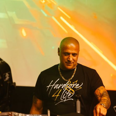 Paul Elstak feat. MC Boogshe