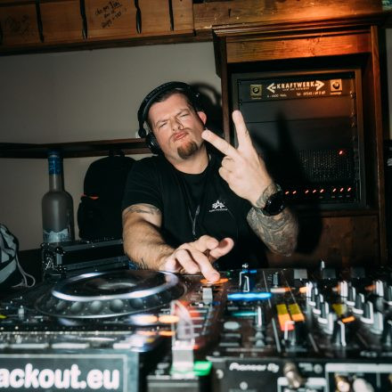 SHOCKWAVE - EDITION 003