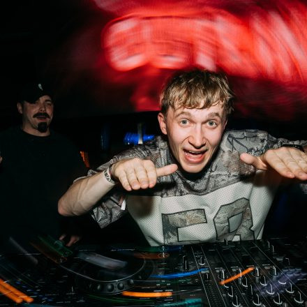 SHOCKWAVE - EDITION 003