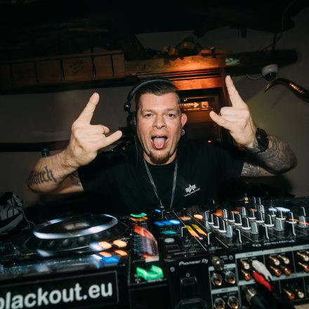 SHOCKWAVE - EDITION 003