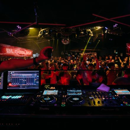 SHOCKWAVE - EDITION 003