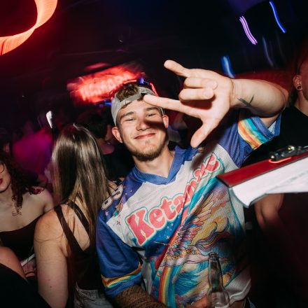 SHOCKWAVE - EDITION 003