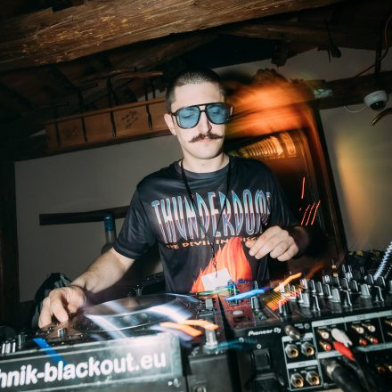 SHOCKWAVE - EDITION 003