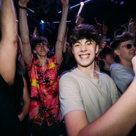 SHOCKWAVE - EDITION 003