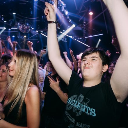 SHOCKWAVE - EDITION 003