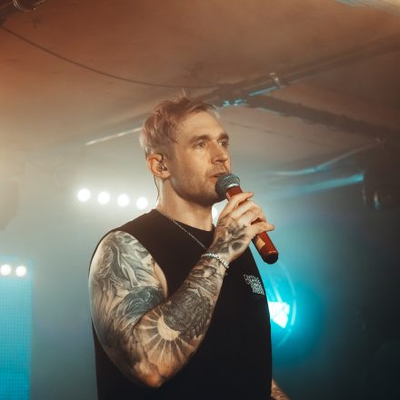 Crystal F & Arbok 48