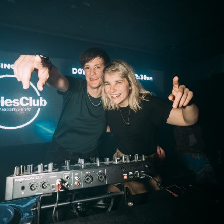 Get Alive at 90ies & 2000s Club!