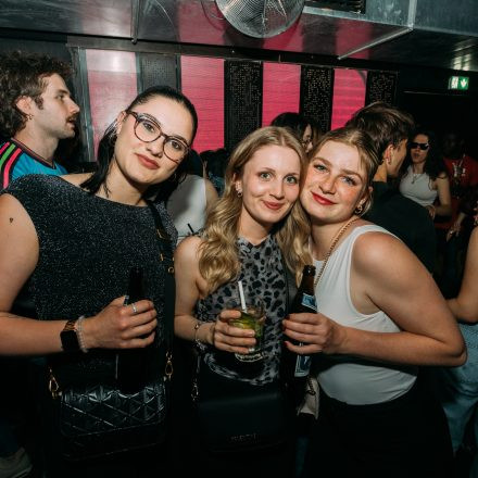 Get Alive at 90ies & 2000s Club!