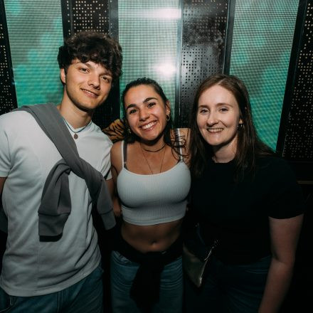 Get Alive at 90ies & 2000s Club!