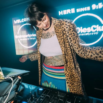 Get Alive at 90ies & 2000s Club!