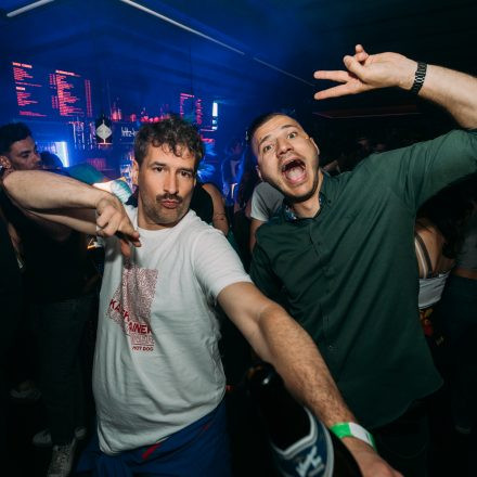 Get Alive at 90ies & 2000s Club!
