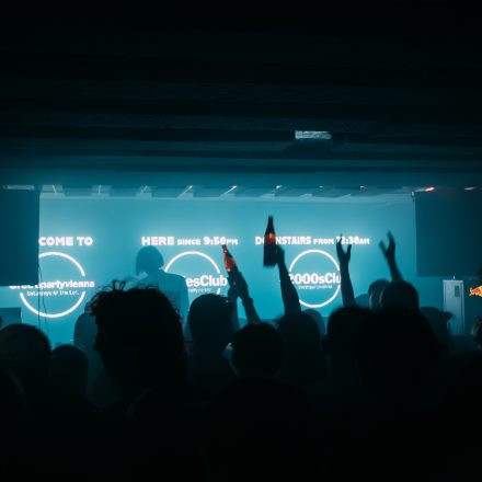 Get Alive at 90ies & 2000s Club!
