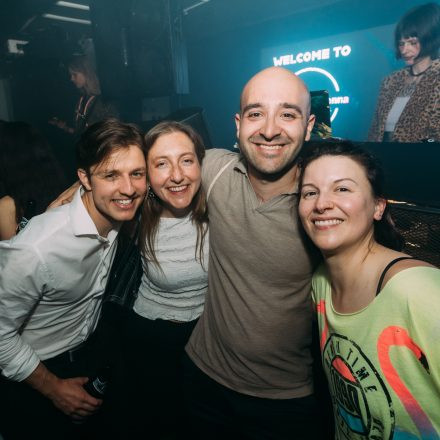 Get Alive at 90ies & 2000s Club!