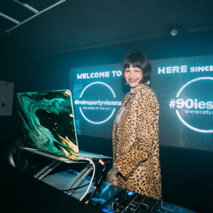 Get Alive at 90ies & 2000s Club!