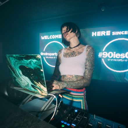 Get Alive at 90ies & 2000s Club!