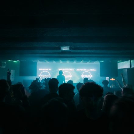 Get Alive at 90ies & 2000s Club!